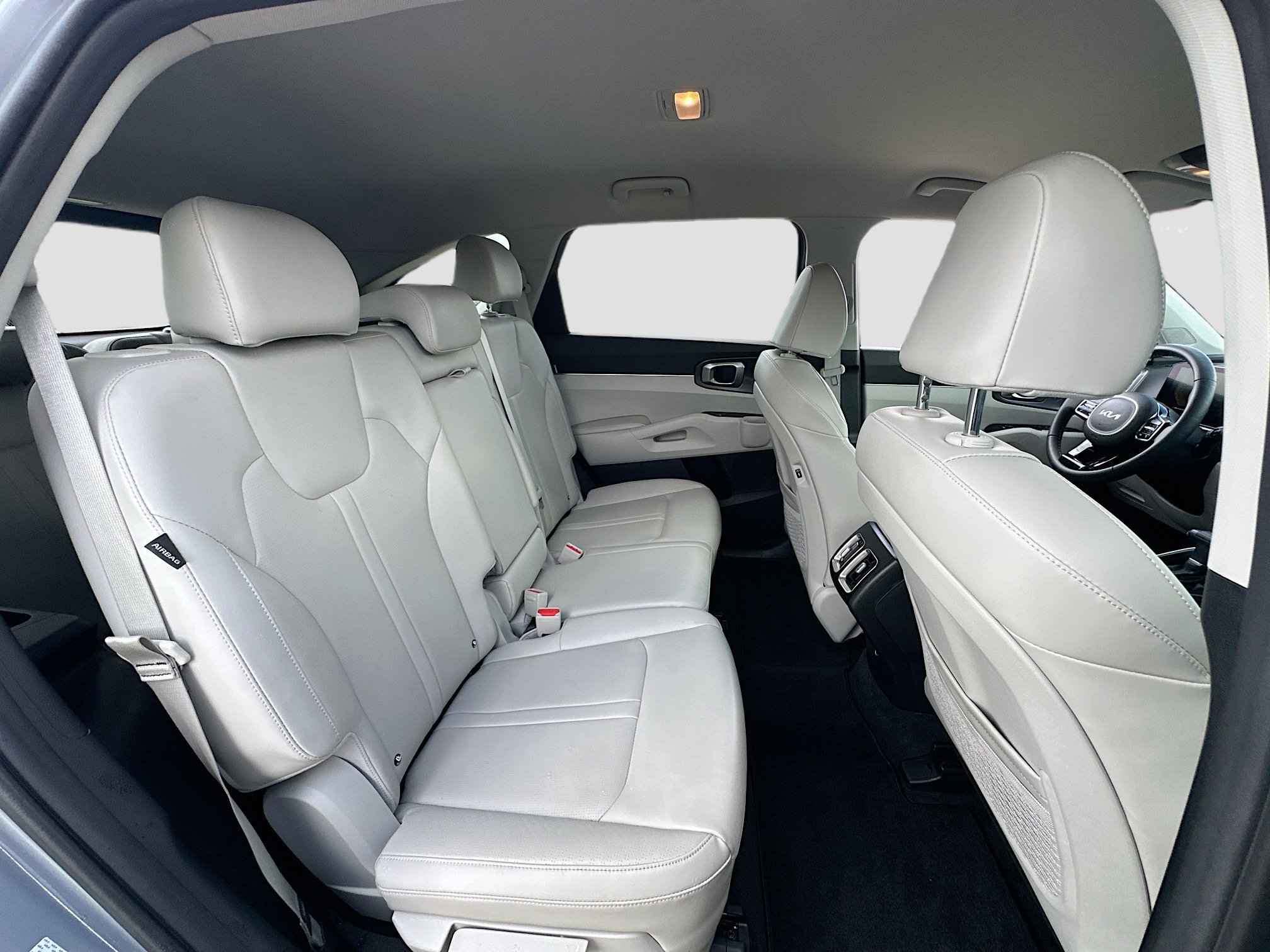 Used 2025 Kia Sorento S image 27