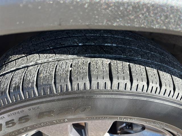 Certified 2024 Ford Explorer XLT w/ Equipment Group 202A image 10