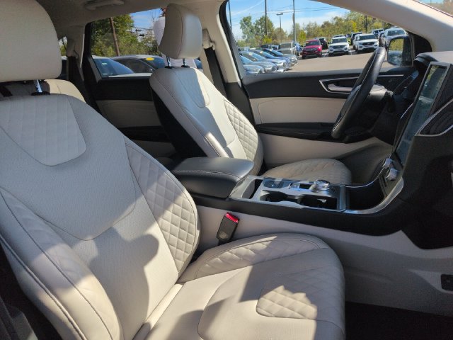Certified 2024 Ford Edge Titanium w/ Equipment Group 301A AWD/4WD image 15