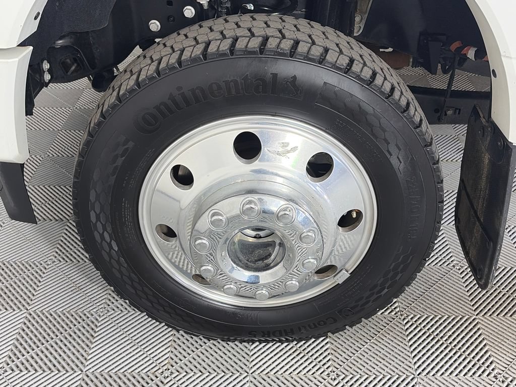 Certified 2026 Ford F450 Platinum w/ FX4 Off-Road Package AWD/4WD image 8