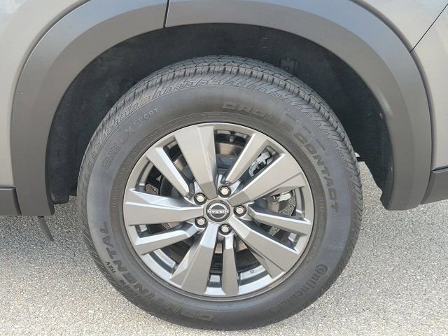 Used 2023 Nissan Pathfinder SV image 9