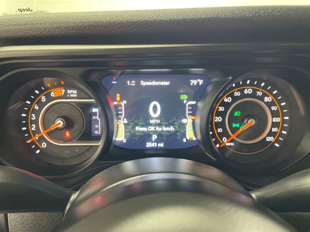 Used 2025 Jeep Wrangler Sport image 23