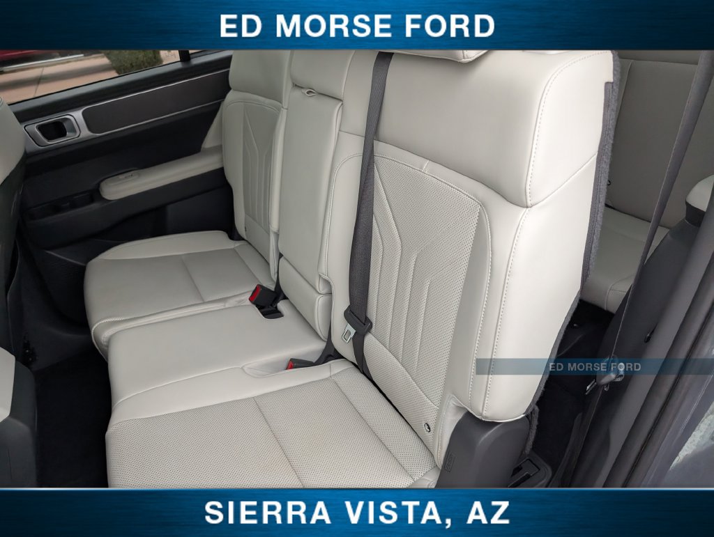 Used 2025 Hyundai Santa Fe SEL FWD image 13