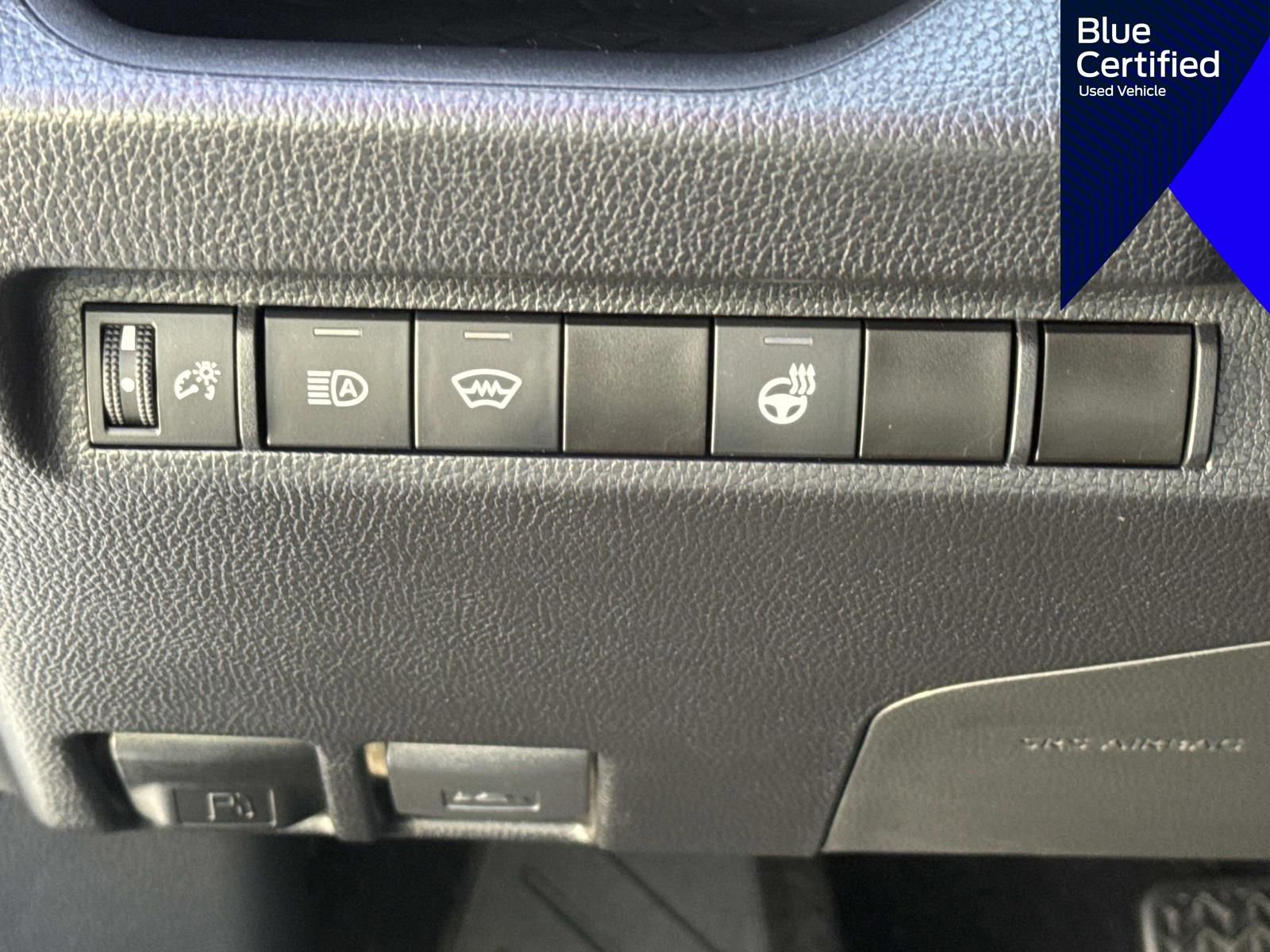 Used 2025 Toyota RAV4 XLE w/ Weather Package FWD image 27