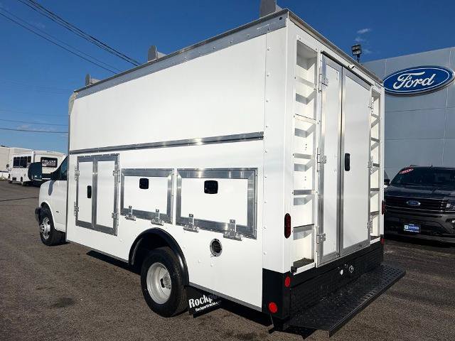 Used 2022 Chevrolet Express 3500 w/ Power Convenience Package RWD image 5