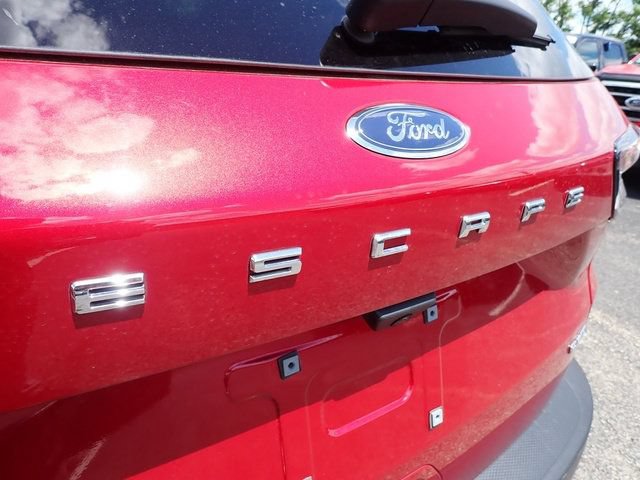 Certified 2022 Ford Escape SE w/ SE Sport Appearance Package AWD/4WD image 5