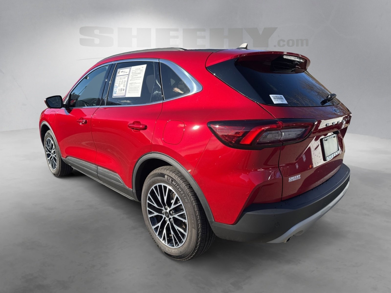 Certified 2025 Ford Escape SE w/ PHEV Premium Package image 3