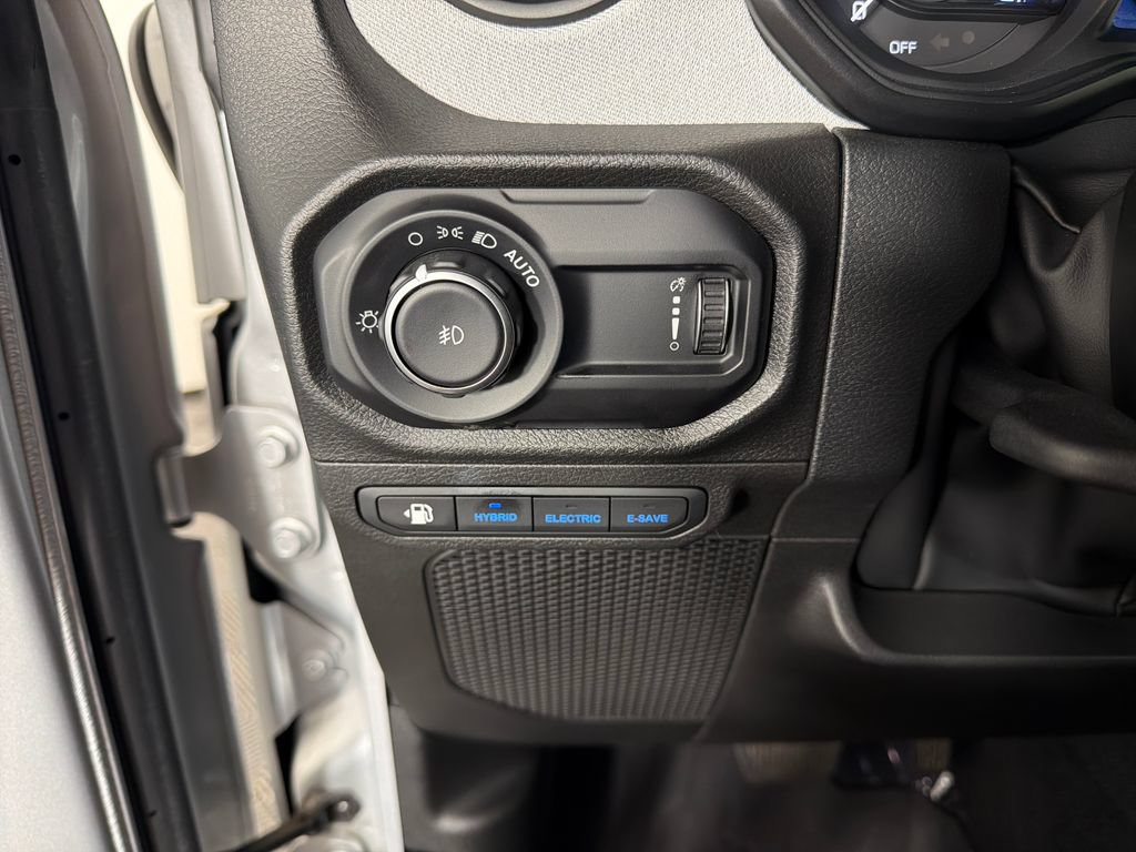 Used 2024 Jeep Wrangler Unlimited w/ Convenience Group AWD/4WD image 15