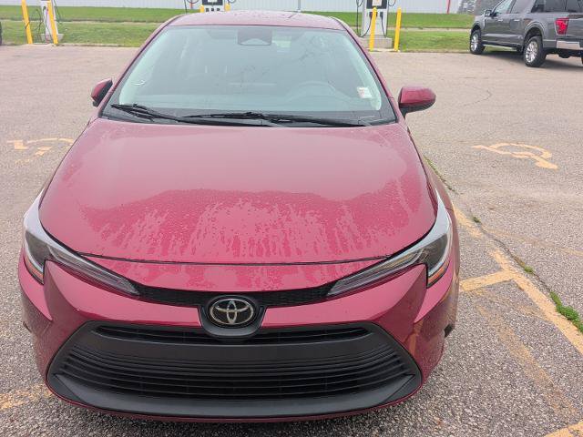 Used 2025 Toyota Corolla LE FWD image 1