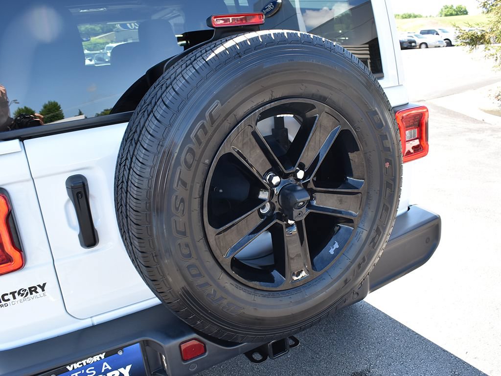 Used 2020 Jeep Wrangler Unlimited Sahara AWD/4WD image 26