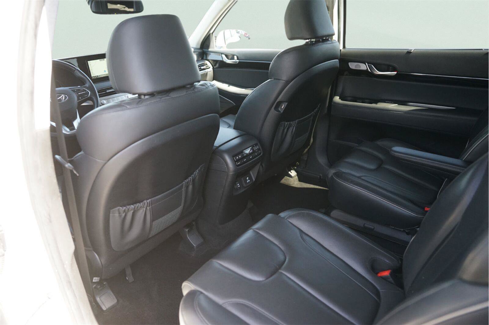 Used 2022 Hyundai Palisade Limited FWD image 12
