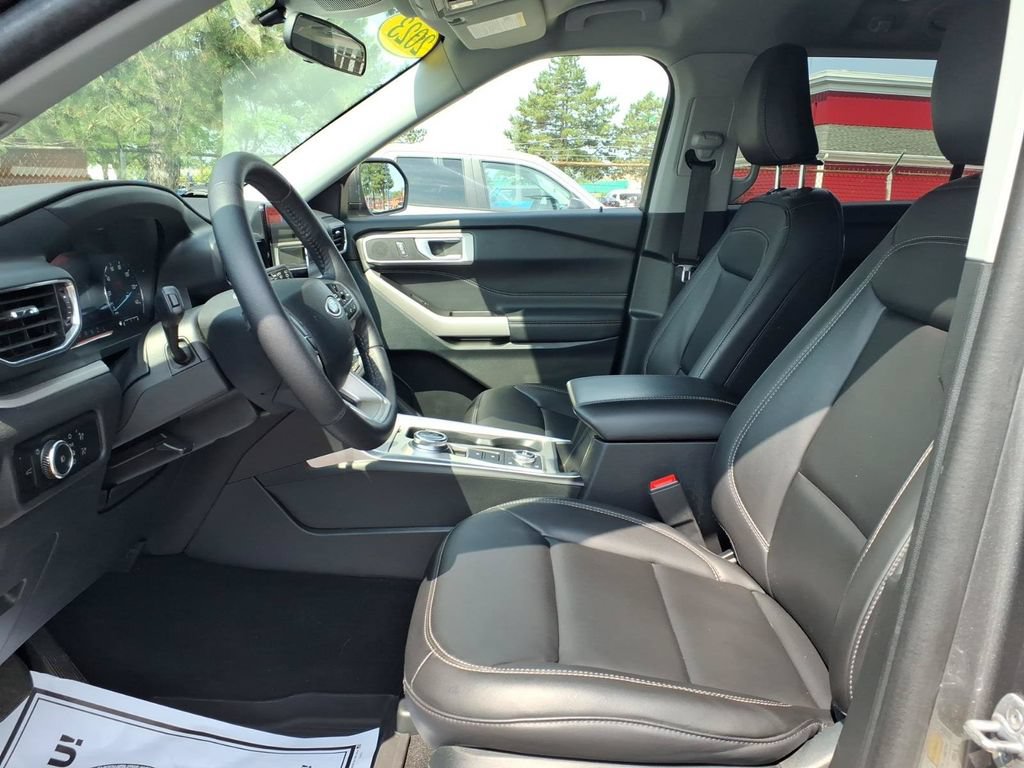 Certified 2024 Ford Explorer XLT AWD/4WD image 15