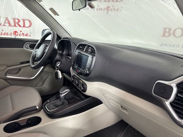 Used 2022 Kia Soul LX image 17