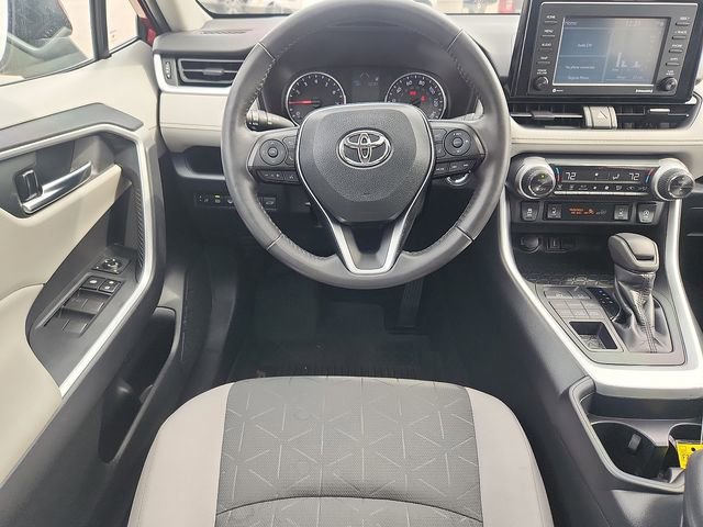 Used 2020 Toyota RAV4 XLE w/ Convenience Package image 9