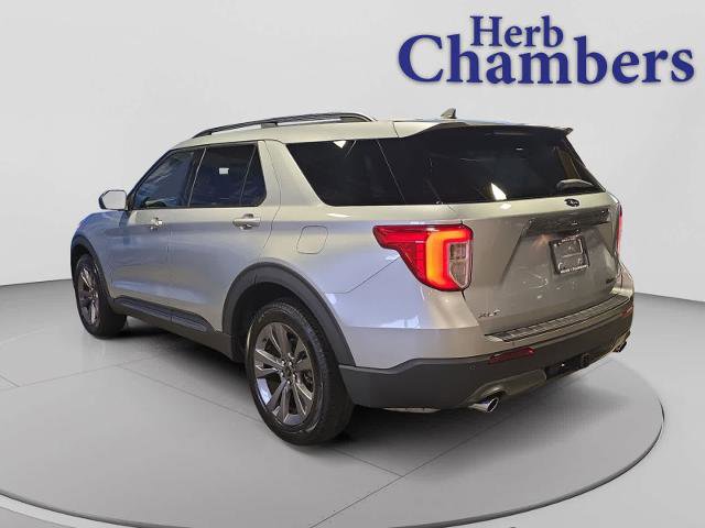 Certified 2023 Ford Explorer XLT w/ Equipment Group 202A AWD/4WD image 3