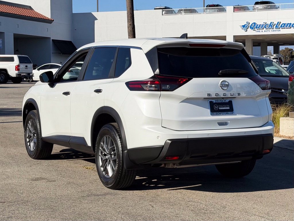 Used 2025 Nissan Rogue S FWD image 6