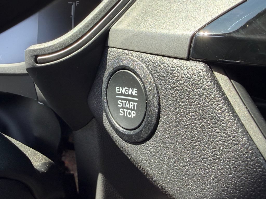 Certified 2025 Ford Escape Active FWD image 28