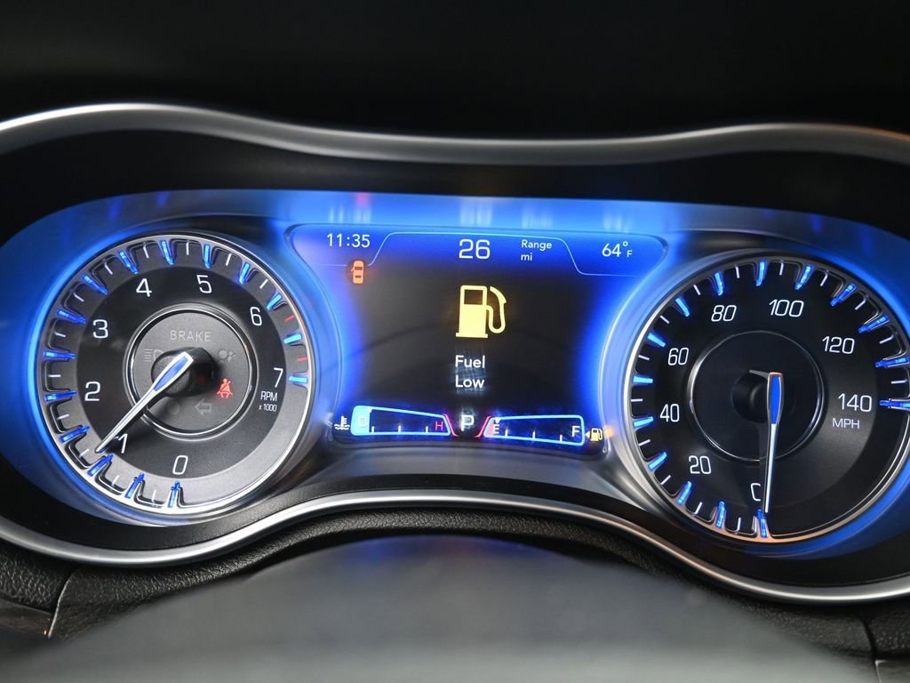Used 2022 Chrysler 300 Touring AWD/4WD image 10
