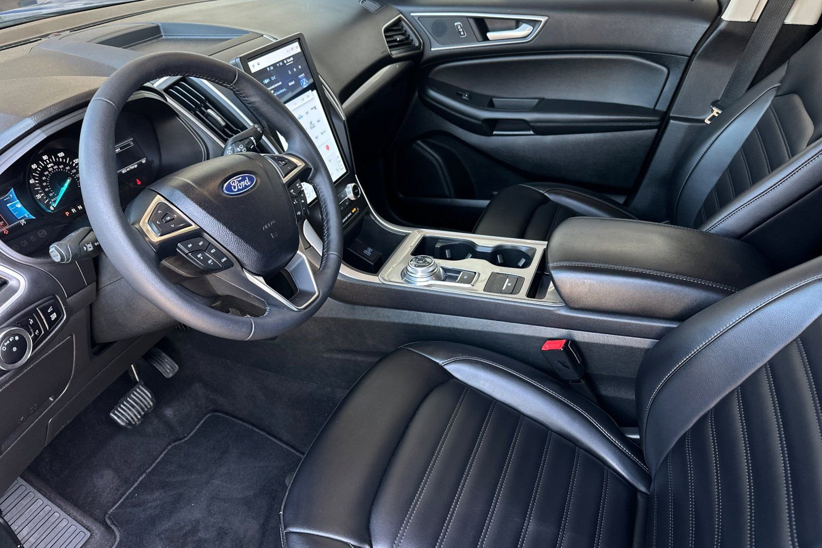 Certified 2024 Ford Edge SEL w/ Convenience Package AWD/4WD image 9