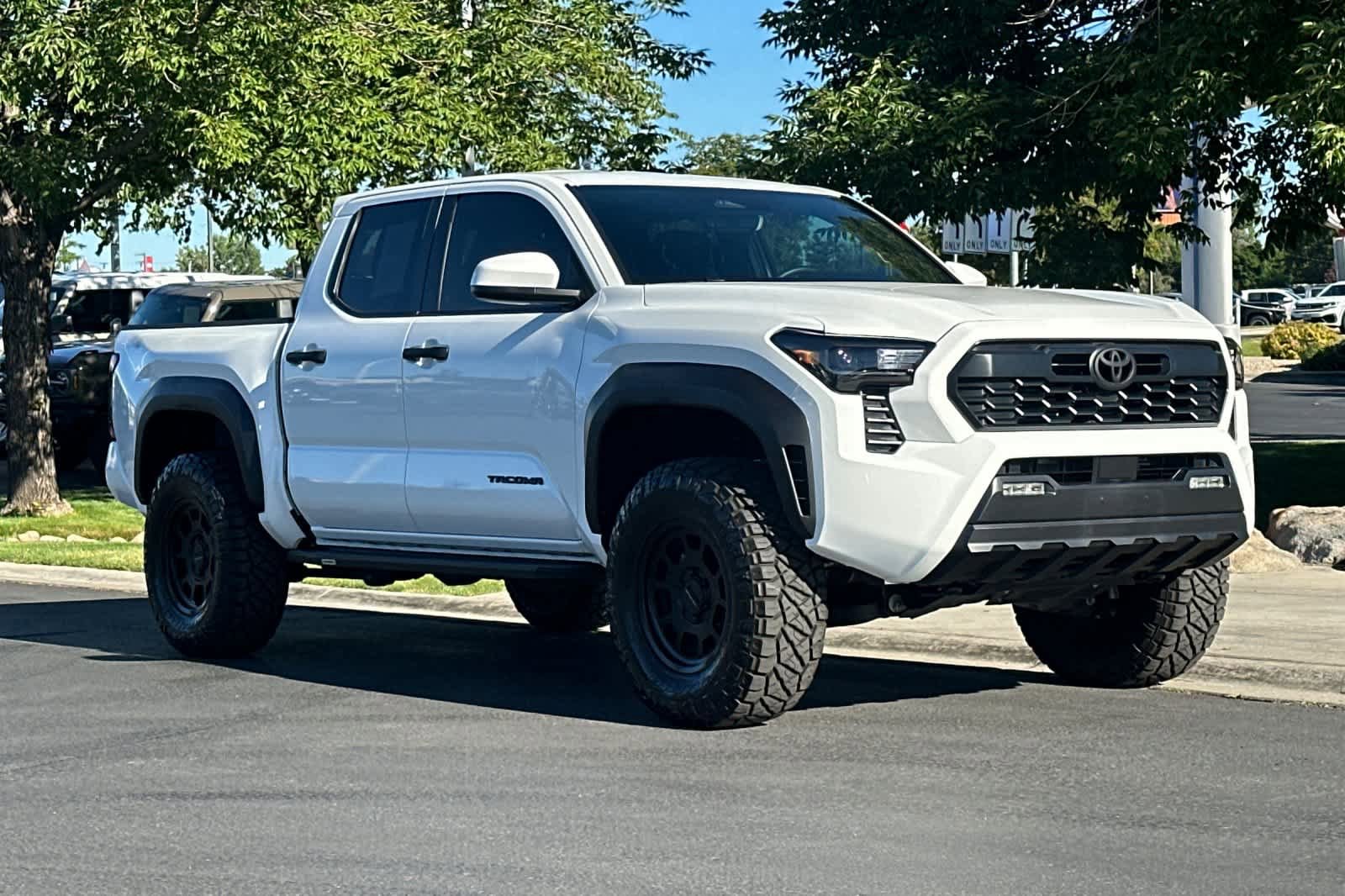 Used 2025 Toyota Tacoma TRD Off-Road AWD/4WD image 9