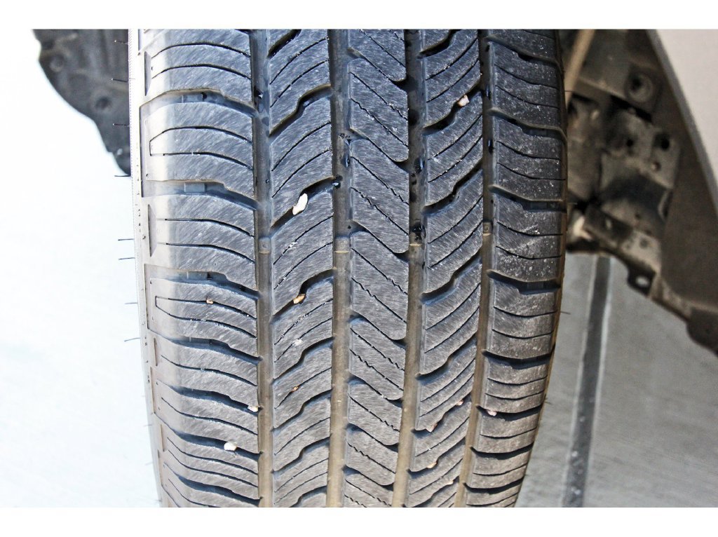 Certified 2020 Ford Explorer XLT RWD image 38