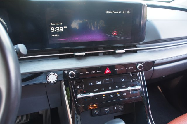 Used 2024 Kia Carnival SX FWD image 31