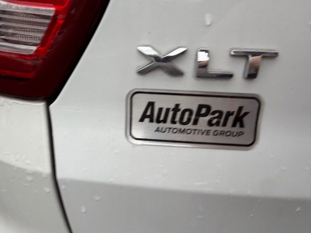 Certified 2018 Ford Explorer XLT FWD image 9