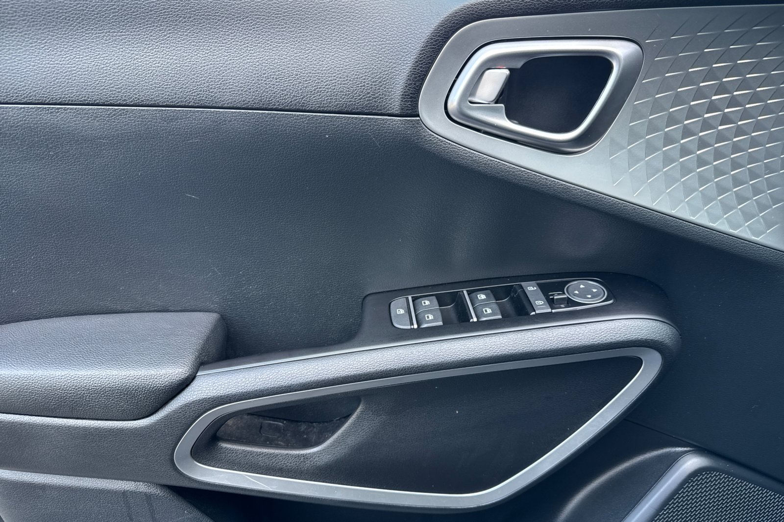 Used 2023 Kia Soul S FWD image 11