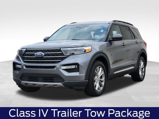 Certified 2023 Ford Explorer XLT w/ Equipment Group 202A AWD/4WD image 3