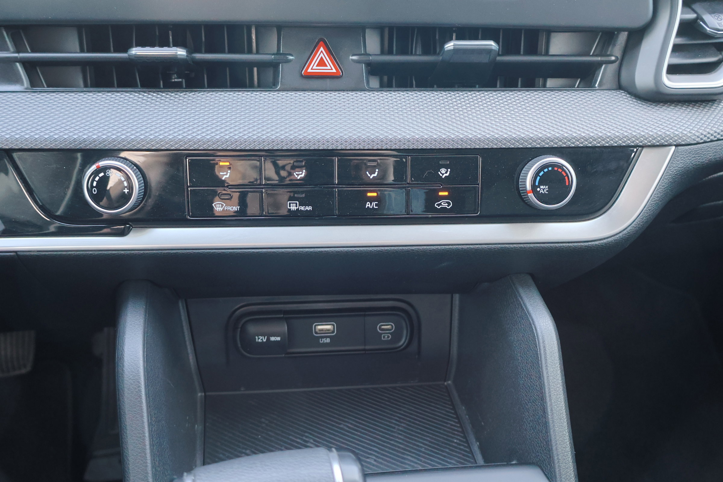 Used 2023 Kia Sportage LX image 25