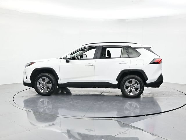 Used 2025 Toyota RAV4 XLE AWD/4WD image 7