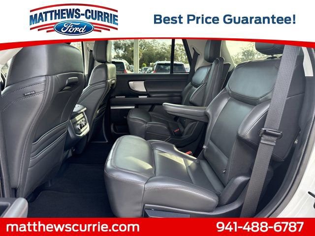 Certified 2025 Ford Expedition Active image 12