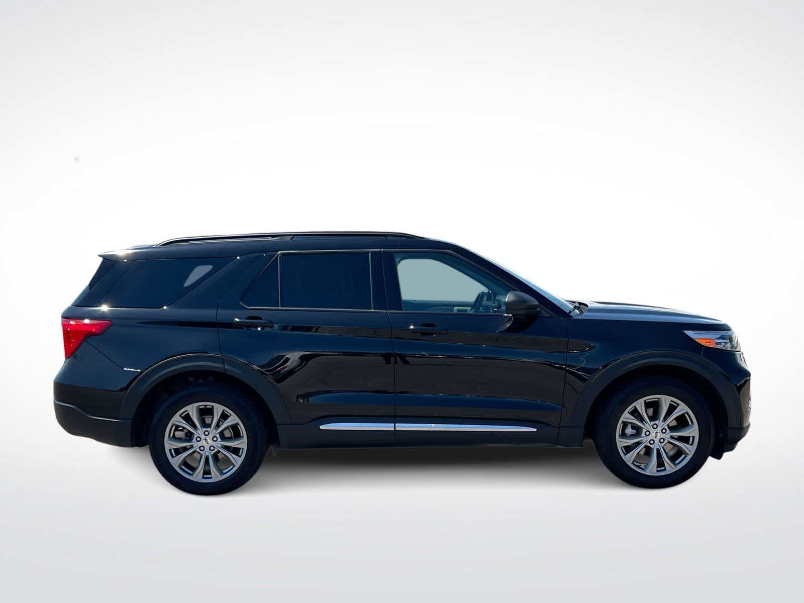Certified 2023 Ford Explorer XLT w/ Equipment Group 202A AWD/4WD image 6