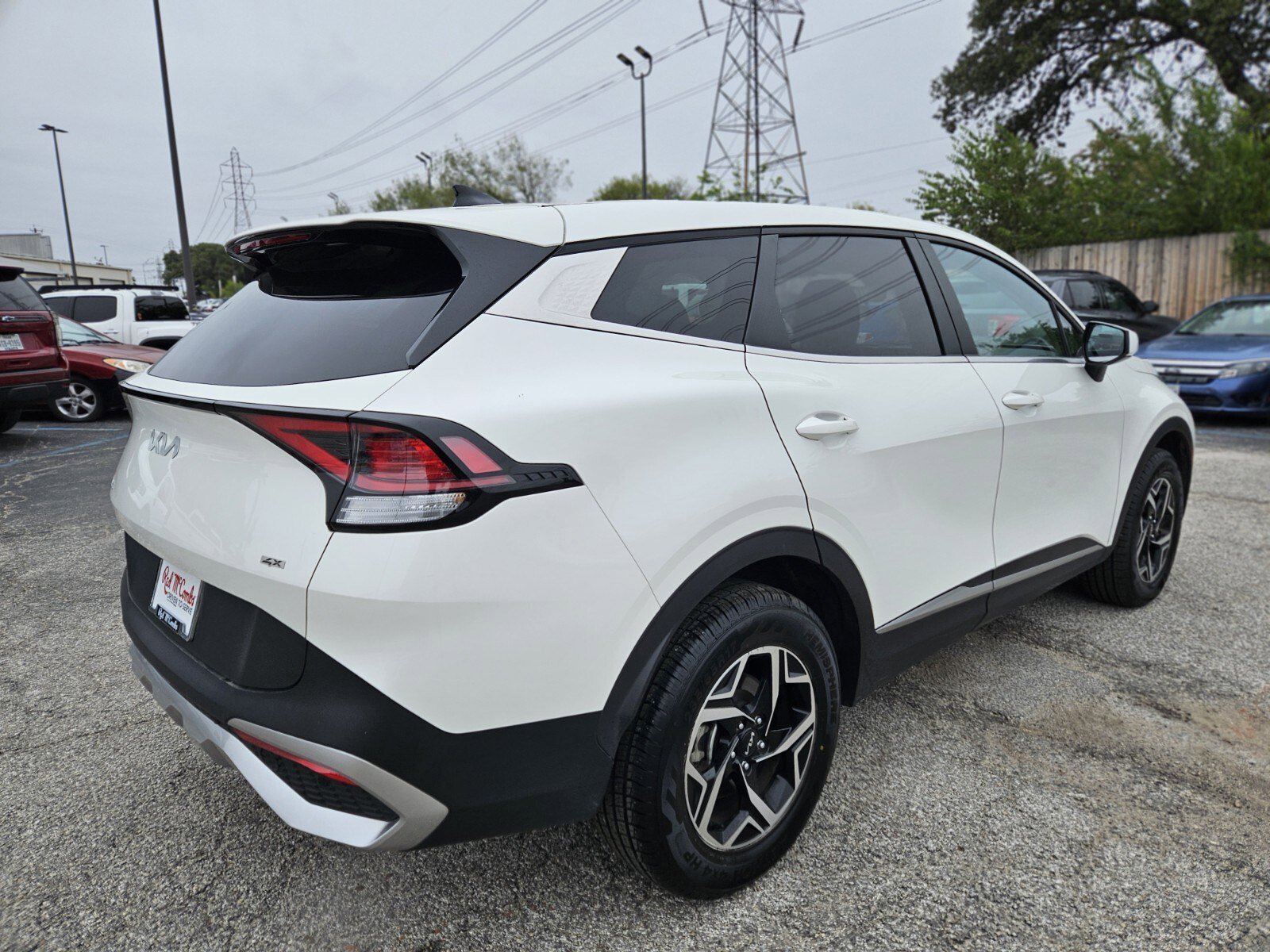 Used 2024 Kia Sportage LX image 4