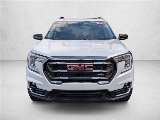 Used 2024 GMC Terrain AT4 AWD/4WD image 2