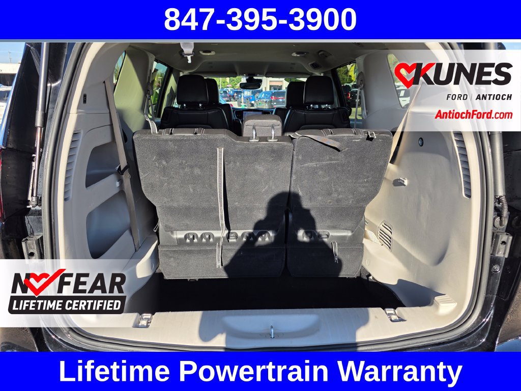Used 2024 Chrysler Pacifica Touring-L FWD image 26