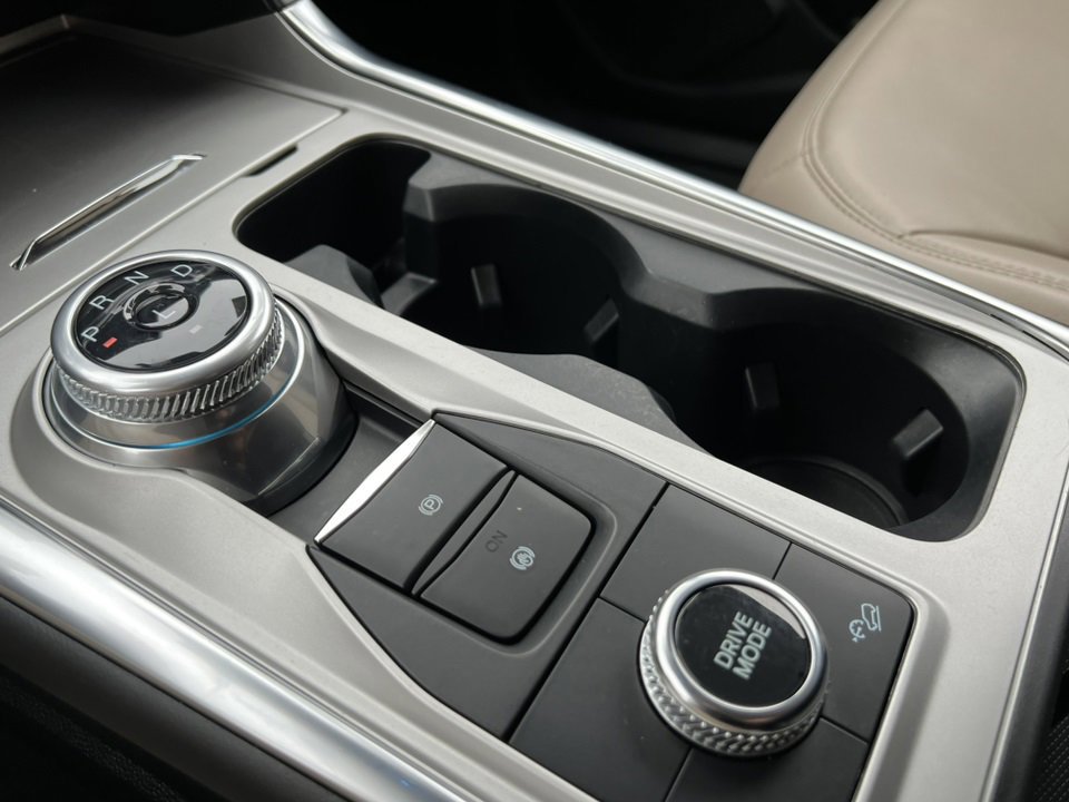 Certified 2022 Ford Explorer XLT w/ Equipment Group 202A image 36