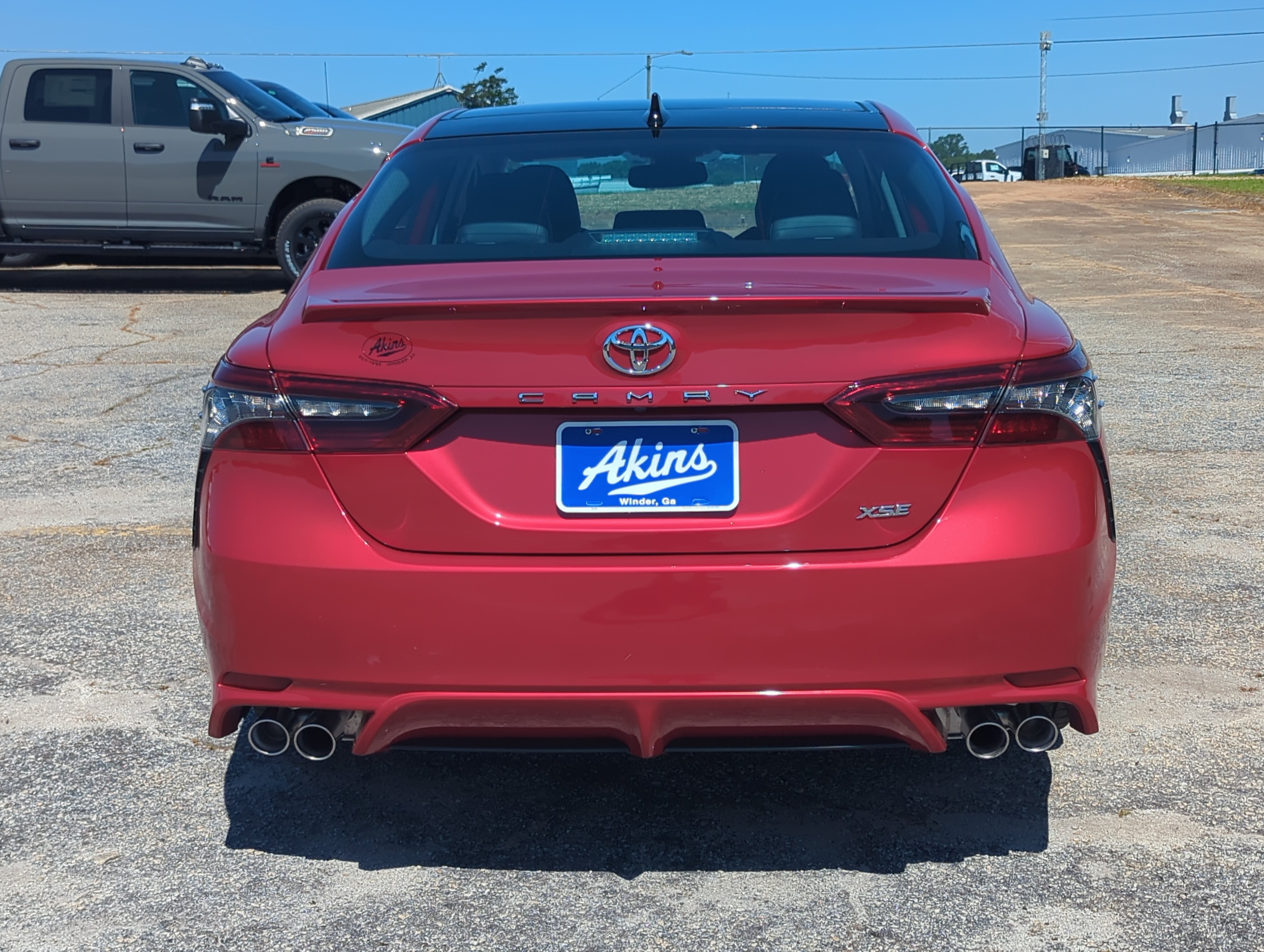 Used 2022 Toyota Camry XSE FWD image 4