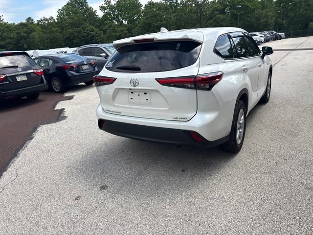 Used 2021 Toyota Highlander LE AWD/4WD image 24