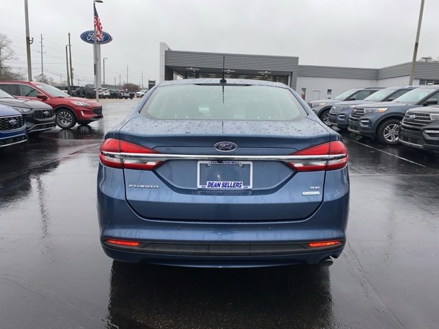 Certified 2018 Ford Fusion SE w/ Fusion SE Technology Package image 4