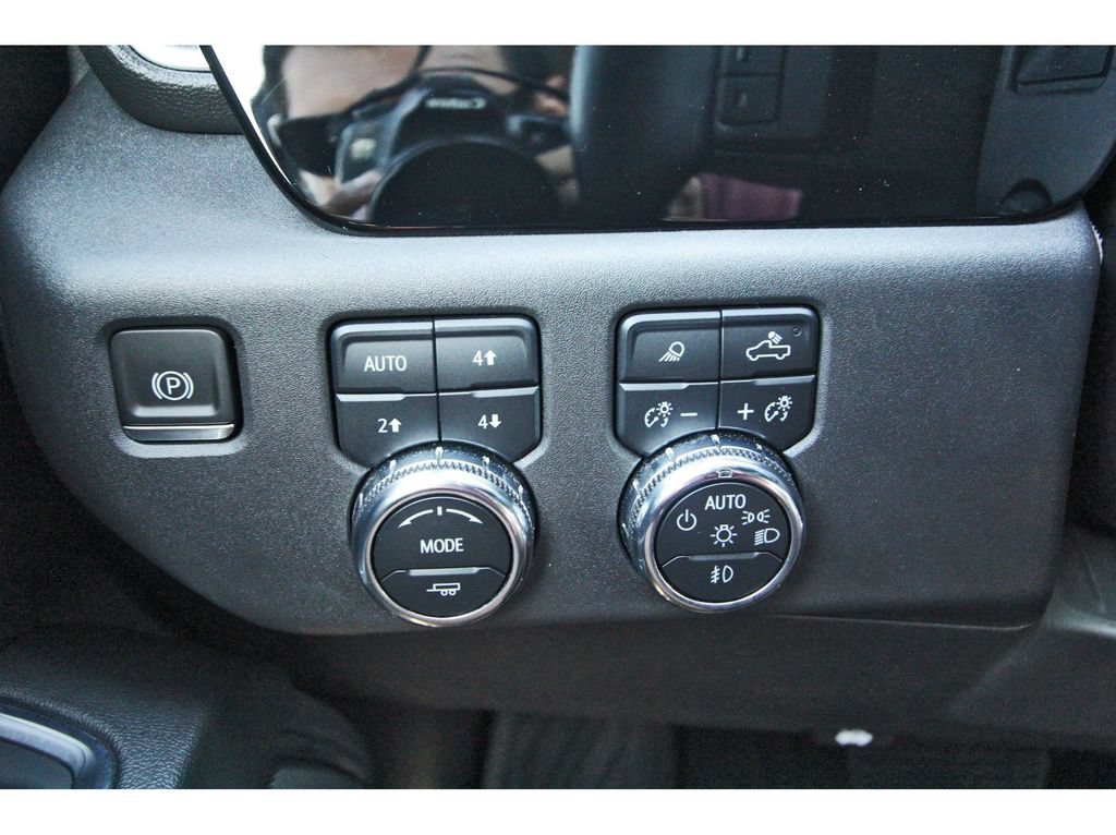 Used 2023 GMC Sierra 1500 SLT AWD/4WD image 19