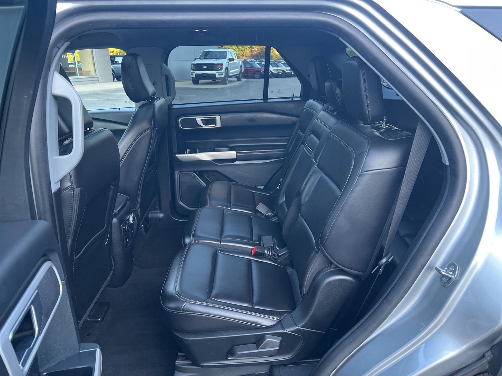 Certified 2022 Ford Explorer XLT w/ Equipment Group 202A image 16