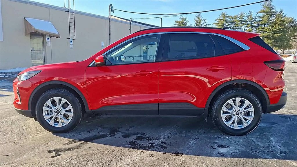 Certified 2024 Ford Escape Active w/ Tech Pack #2 image 2