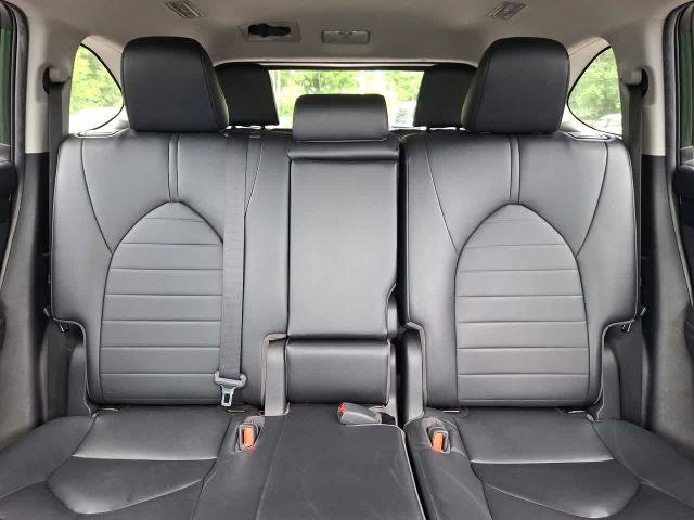 Used 2023 Toyota Highlander XLE AWD/4WD image 13
