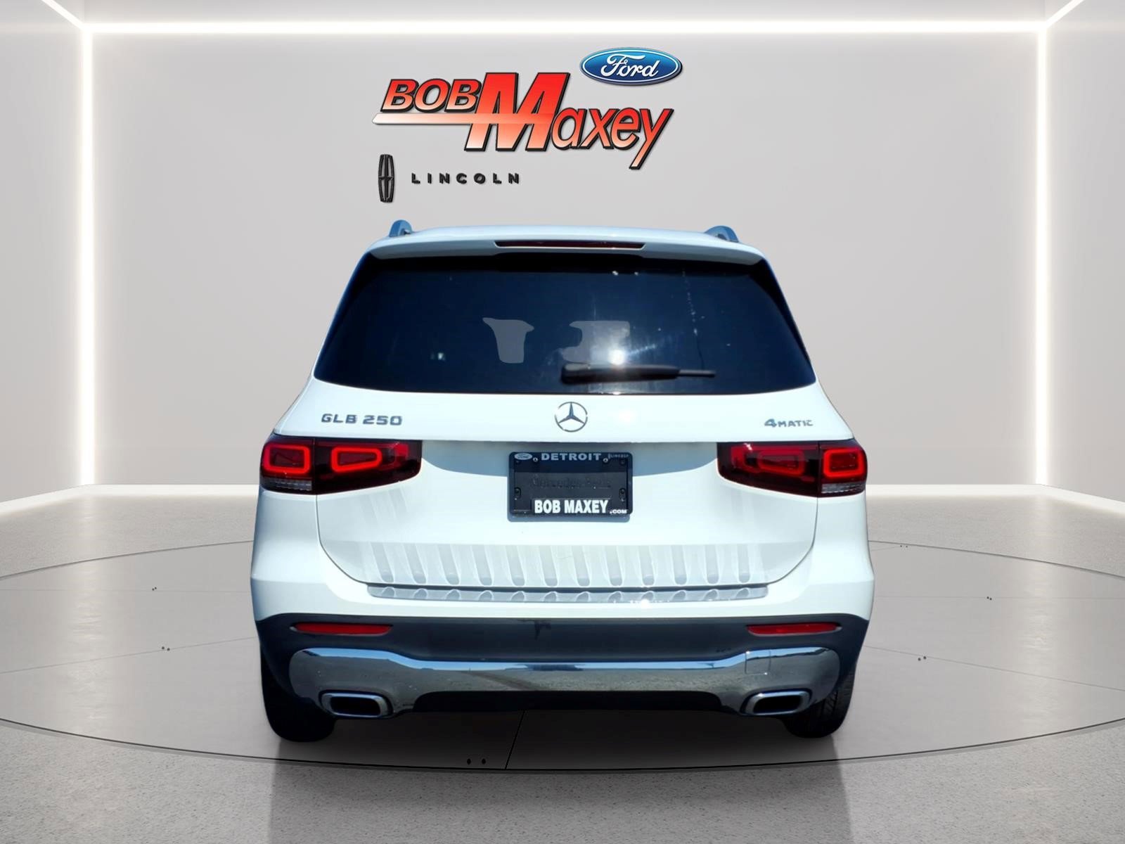 Used 2022 Mercedes-Benz GLB 250 4MATIC image 4