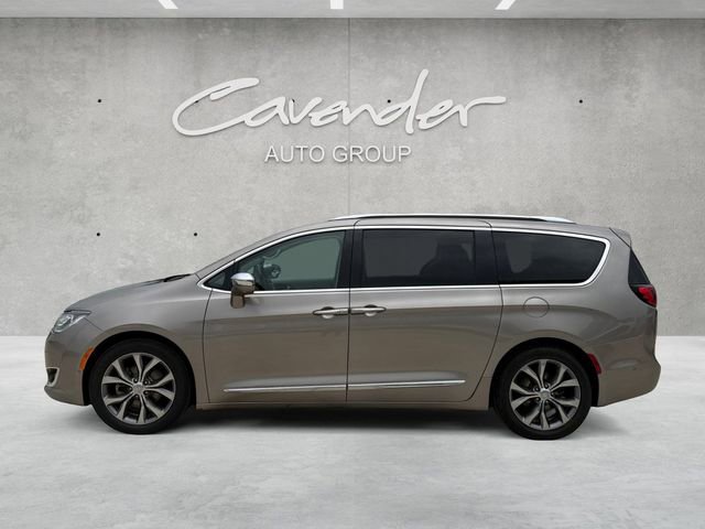 Used 2018 Chrysler Pacifica Limited w/ Tire & Wheel Group FWD image 14