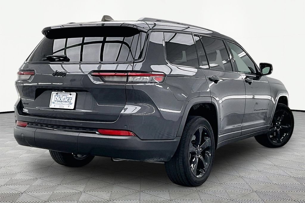 Used 2024 Jeep Grand Cherokee L Laredo AWD/4WD image 2