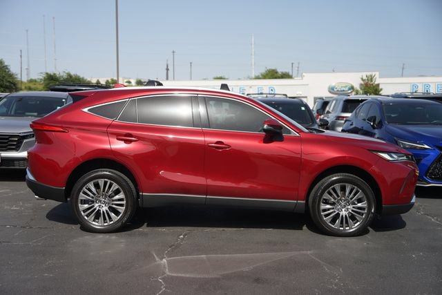 Used 2023 Toyota Venza XLE AWD/4WD image 5