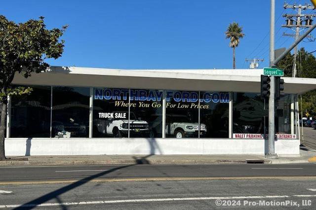 Certified 2023 Ford Transit 250 250 w/ Exterior Upgrade Package image 34