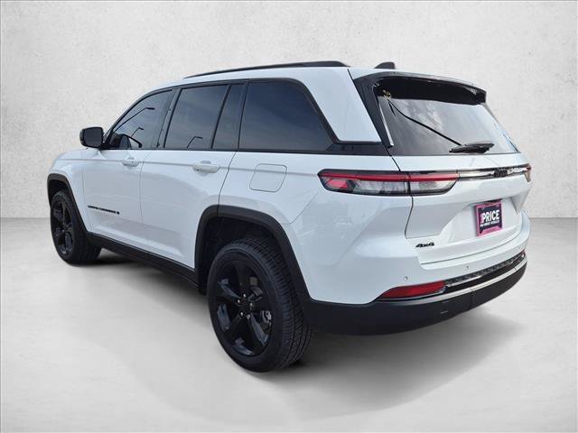 Used 2023 Jeep Grand Cherokee Altitude AWD/4WD image 8